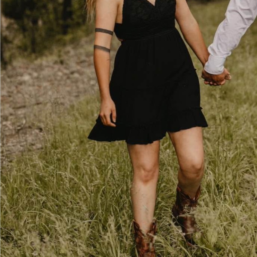 Elegant Black Sleeveless Dress
